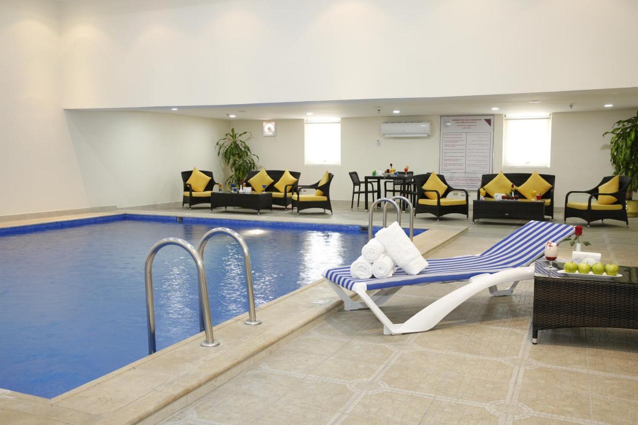 Warwick Al Jubail Hotel מראה חיצוני תמונה