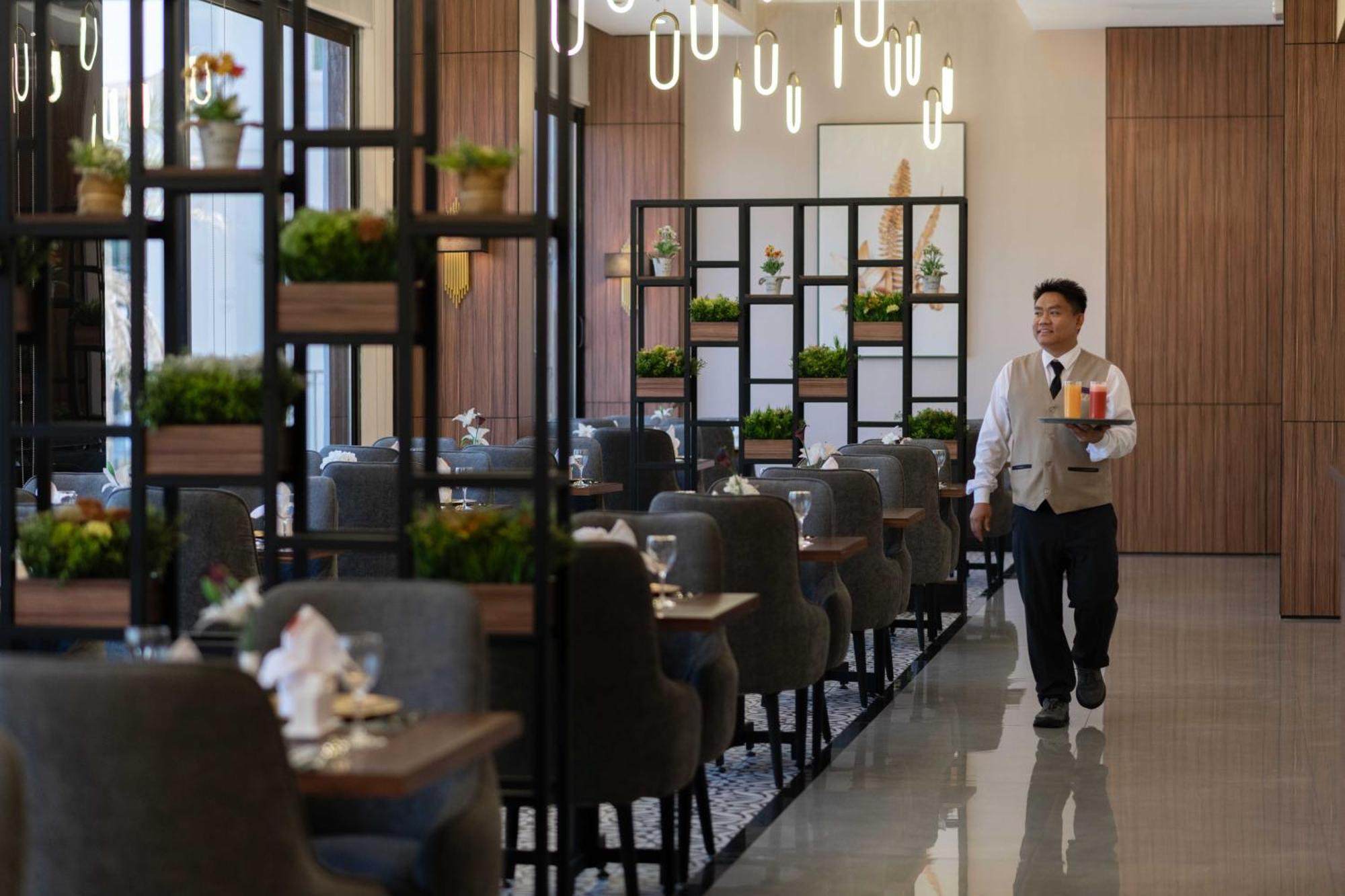 Warwick Al Jubail Hotel מראה חיצוני תמונה