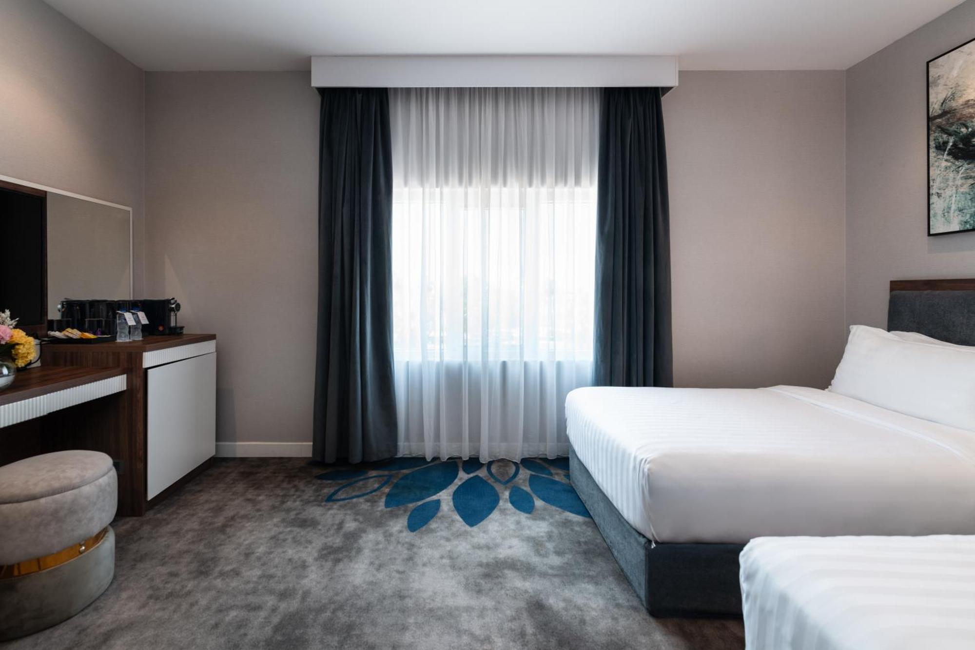 Warwick Al Jubail Hotel מראה חיצוני תמונה
