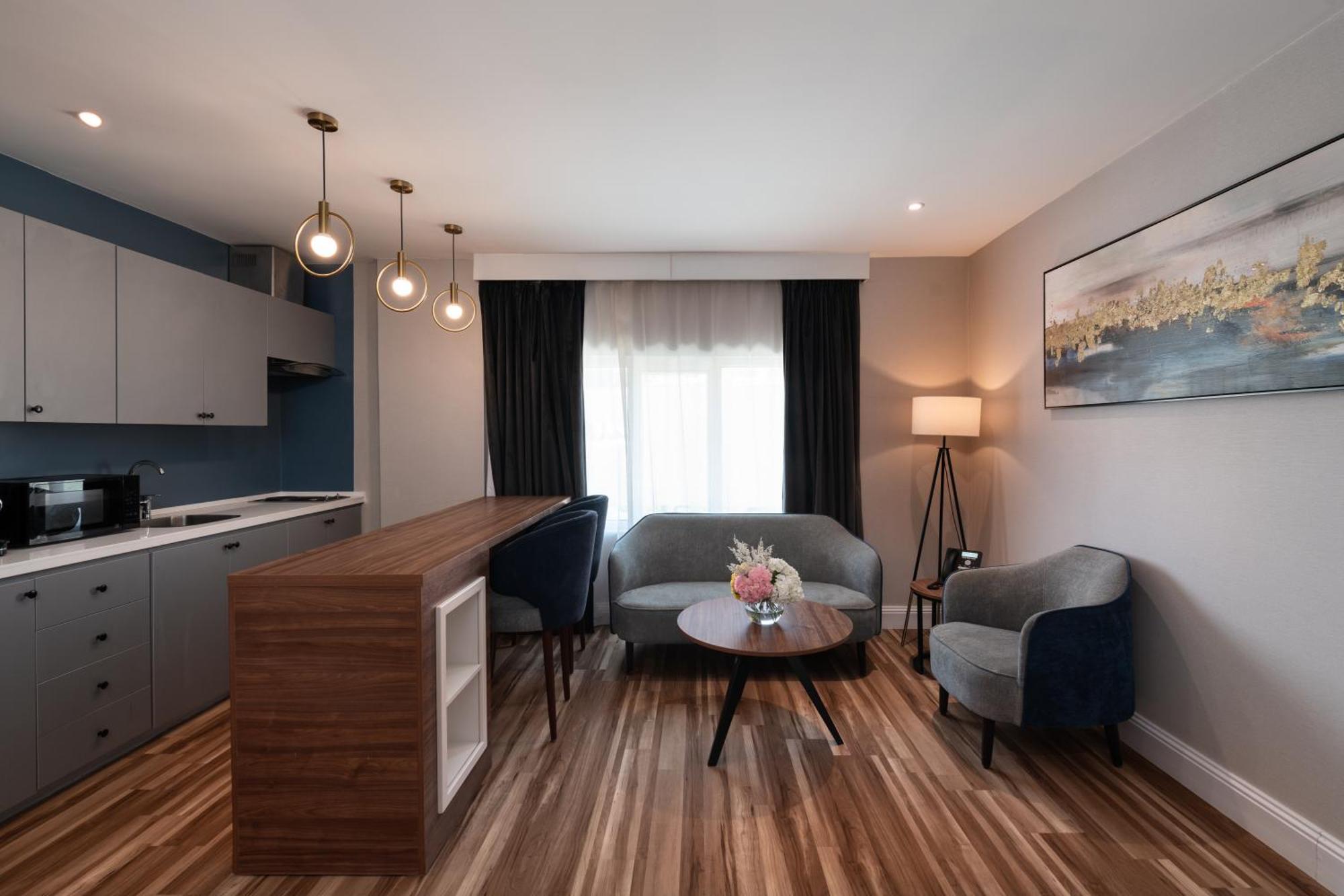 Warwick Al Jubail Hotel מראה חיצוני תמונה
