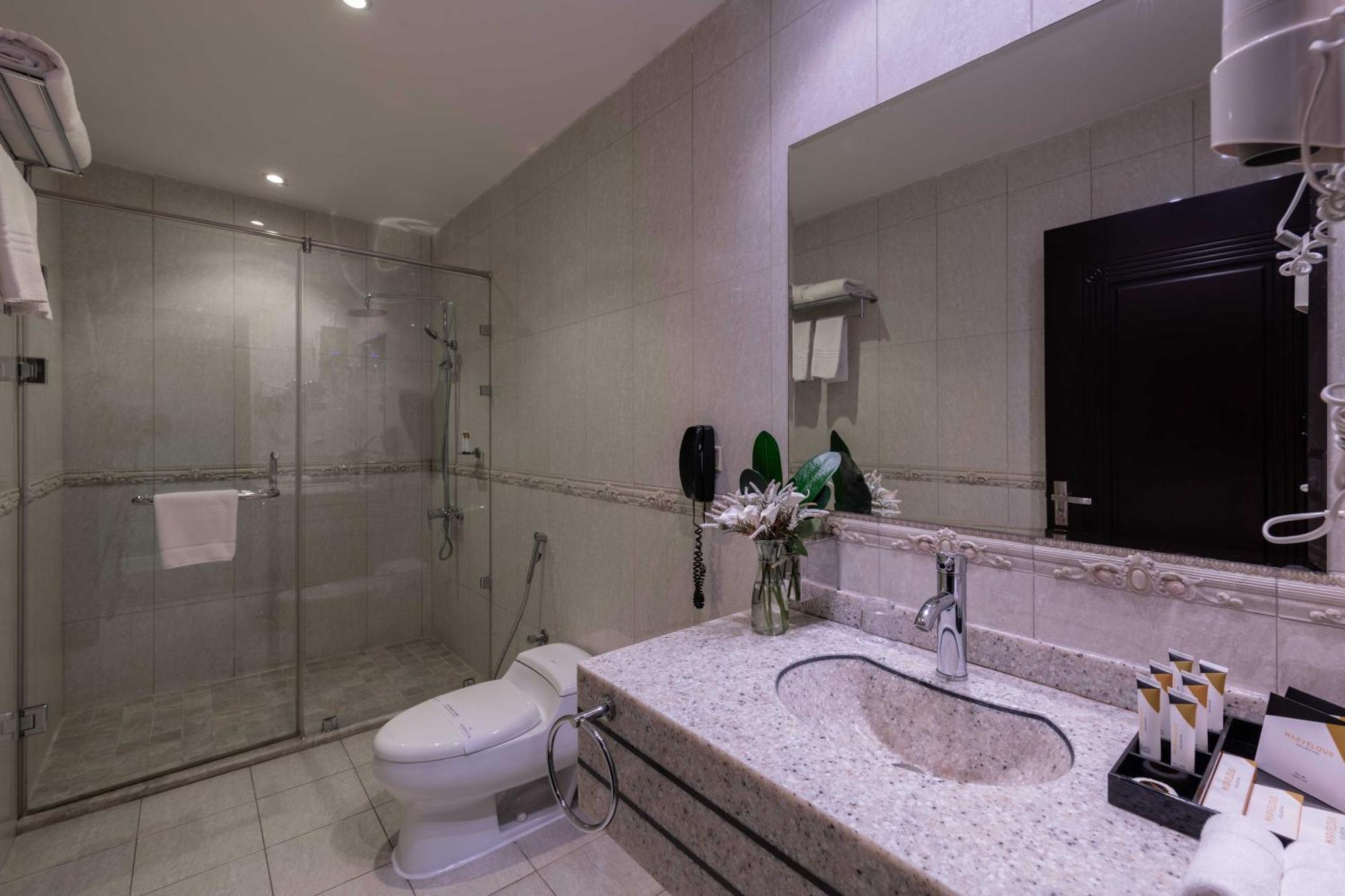 Warwick Al Jubail Hotel מראה חיצוני תמונה